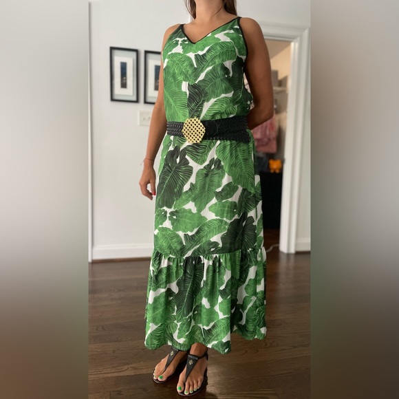 Relax green banana leaves maxi dress. - Picture 4 of 7